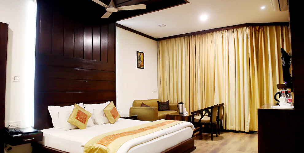 Hotel Asheesh(Rooms Bar & Restaurant) | Super Deluxe Room